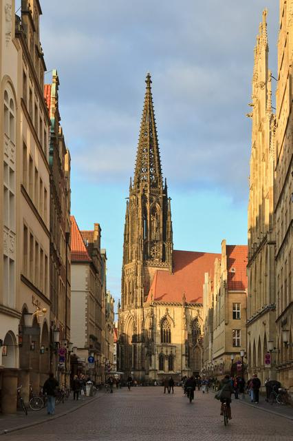 Prinzipalmarkt with St Lambert's church