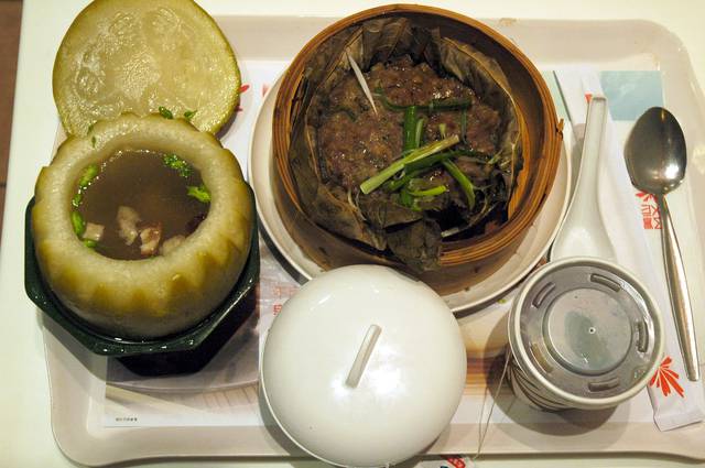 Cantonese fast food at Maxim's MX: winter melon soup (冬瓜盅) with steamed beef cake (蒸牛肉餅), rice and tea