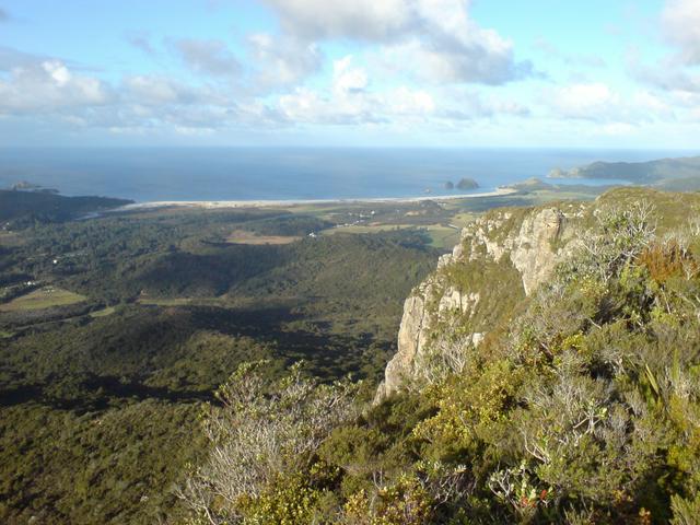 Looking towards Medlands Beach from a ridgeline in the centre of the island