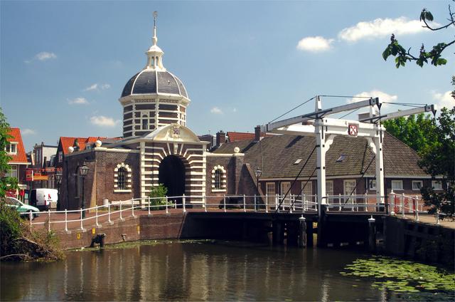 Leiden's west gate, the Morspoort