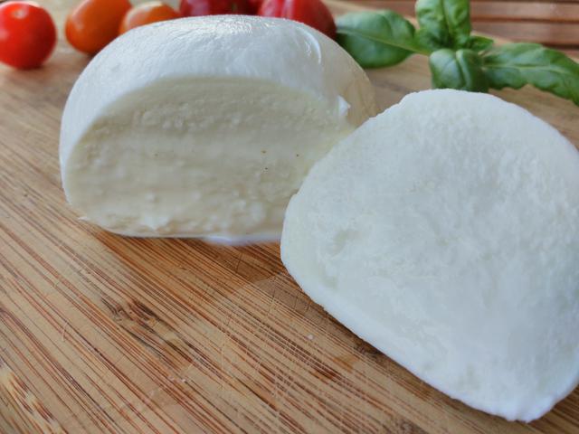 Mozzarella di bufala, "the queen of Mediterranean cuisine"