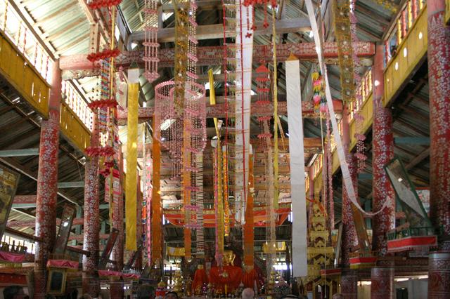 Inside Vat Luang