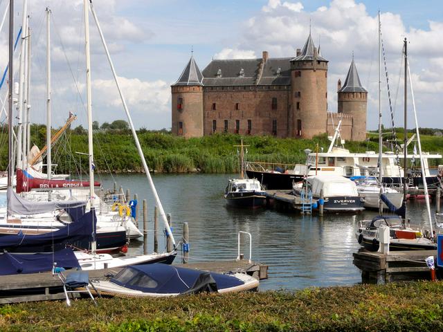 Muiderslot from the harbour