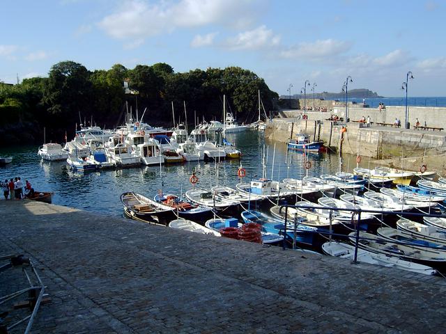 Mundaka port