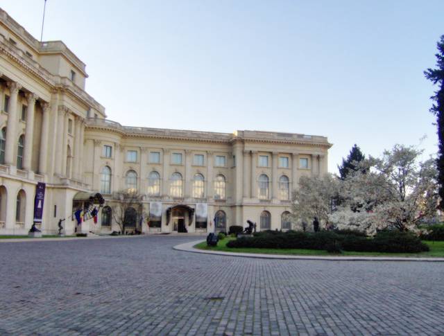 The Royal Palace, housing the National Museum of Art