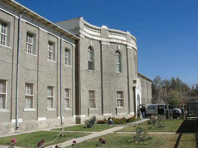 Outside the National Museum of Afghanistan.