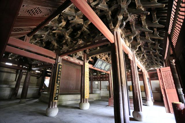  Baoguo Temple (保国寺)