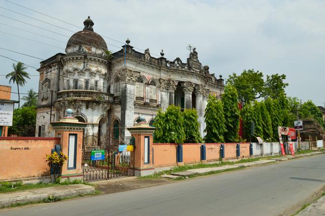 The Nritya Gopal Smriti Mandir on G. T. road.
