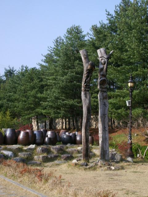 The "village guardians" at Ojukheon