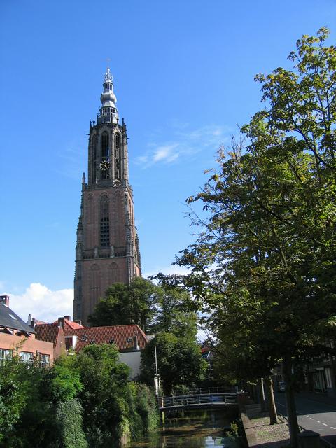 Onze Lieve Vrouwetoren, seen from the westsingel.