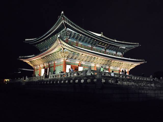 Opening at night of Gyeongbokgung Palace