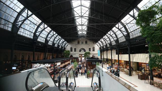 Food court in Oslo Central Station