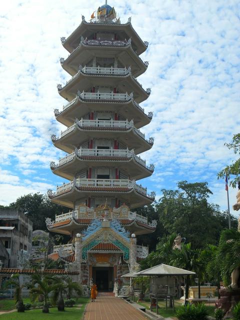 Pagoda at Mahapanya Vidayalai