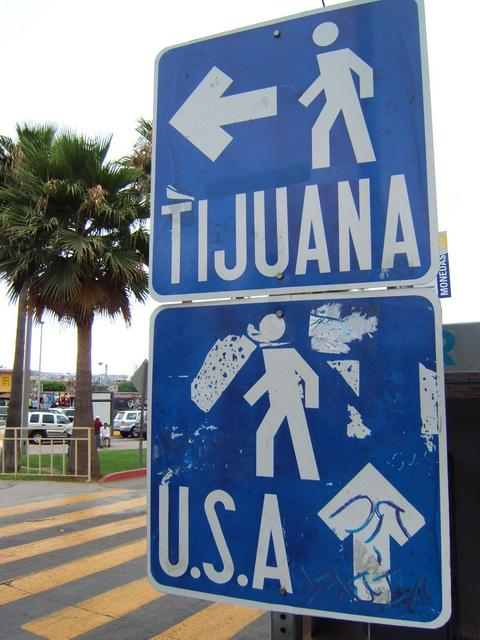 Walk to USA sign in Tijuana