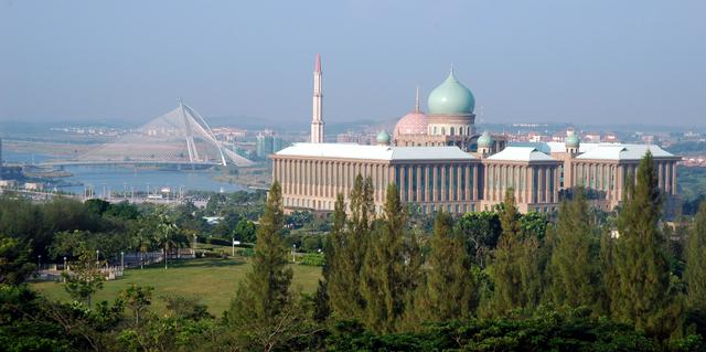 Seri Wawasan Bridge, Putra Mosque, Putra Perdana