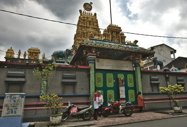 Street view of Perhimpunan Shri Mariamman, a Tamil Indian Hindu temple.