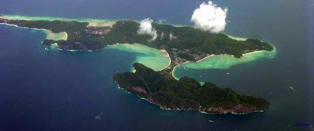 Aerial photo of Ko Phi Phi Don