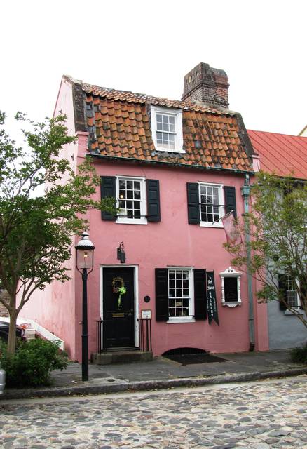 The Pink House, the oldest stone building in Charleston, was built of Bermudian limestone at 17 Chalmers Street, between 1694 and 1712