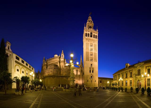 View of the Gothic cathedral and the Moorish bell-tower La Giralda