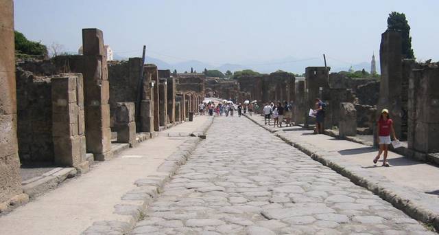 A typical street in Pompeii