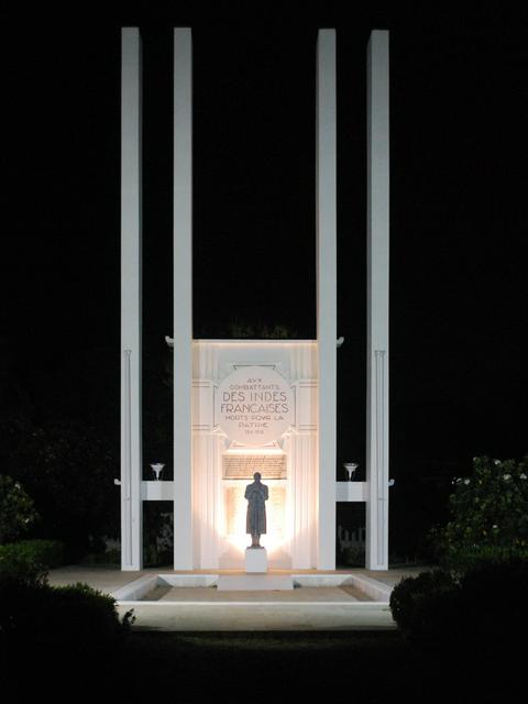 French Memorial on Beach Road