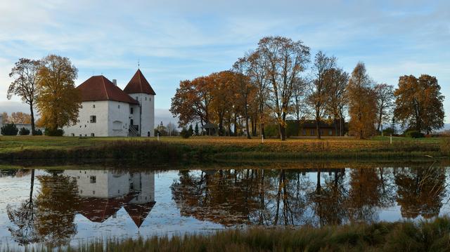 Beautiful Purtse Castle