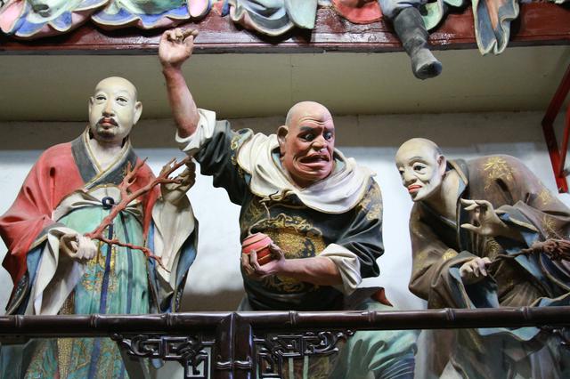 Clay sculptures in the Qiongzhu Temple