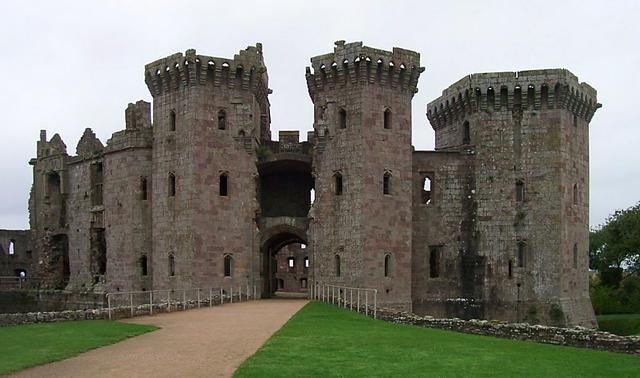 Raglan castle