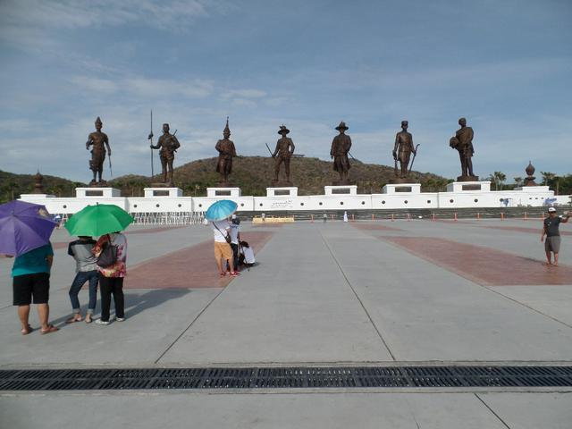 Bronze statues of seven Thai kings, Rajabhakti Park