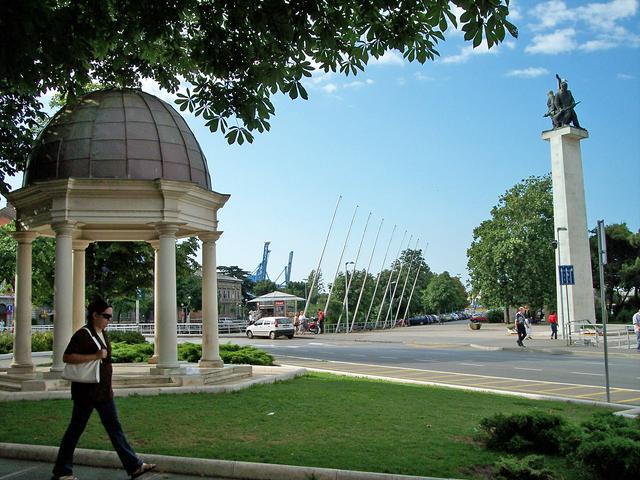 Square on the bridge over the river Rječina