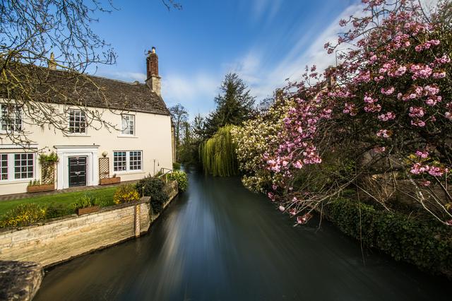 Riverside Cottage Riverside House