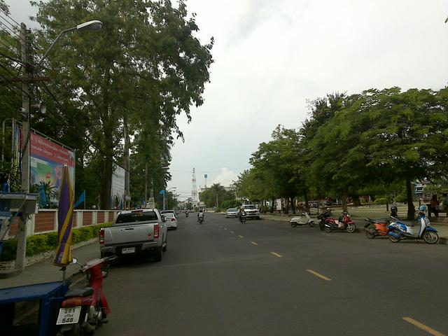 Romburi Street, a walking street evenings