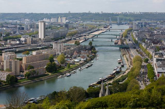 A view of the Seine in Rouen from La Corniche.