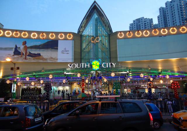 The South City mall located near Jadavpur, is one of the Largest malls in Kolkata