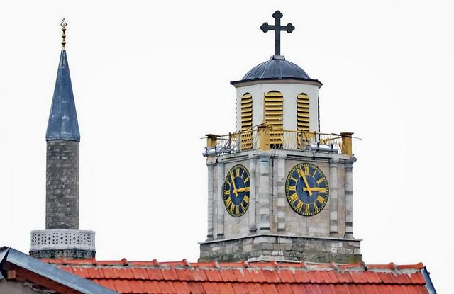 Head of the Clock Tower and the Yeni Mosque minaret