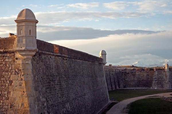 Walls of Castell de Sant Ferran