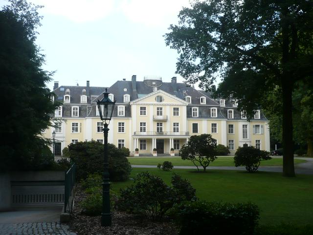 Schloss Pesch in Ossum-Bösinghoven