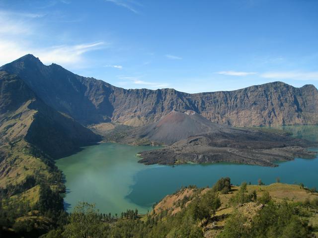 View of Segara Anak from the crater rim