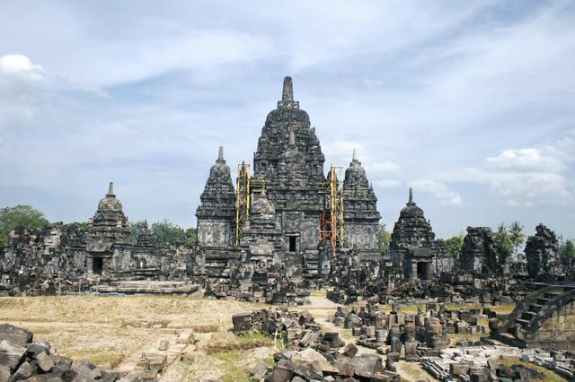 Buddhist Candi Sewu