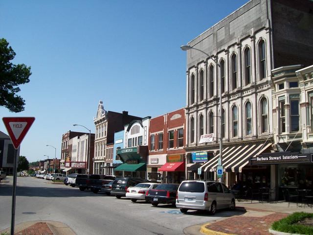 Shops along Fountain Square