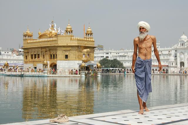 Sikh pilgrim at the Golden Temple