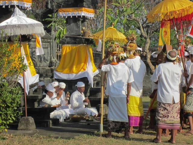 Ceremony at Silayukti Temple