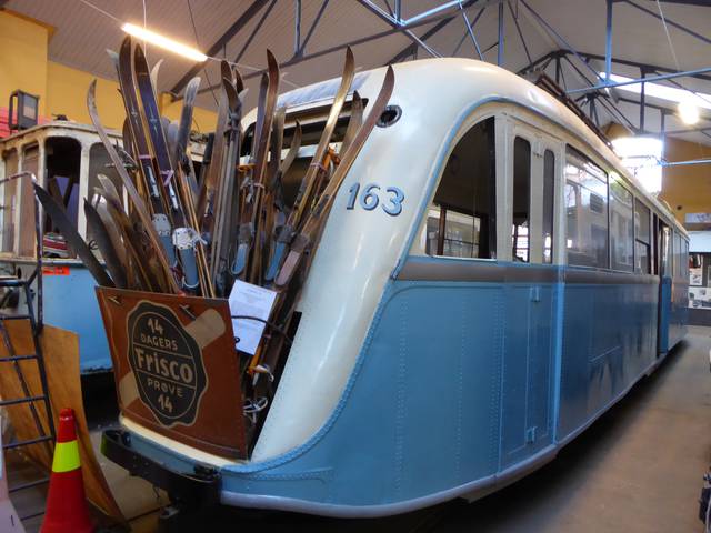 City tram with compartment for skis (1937)