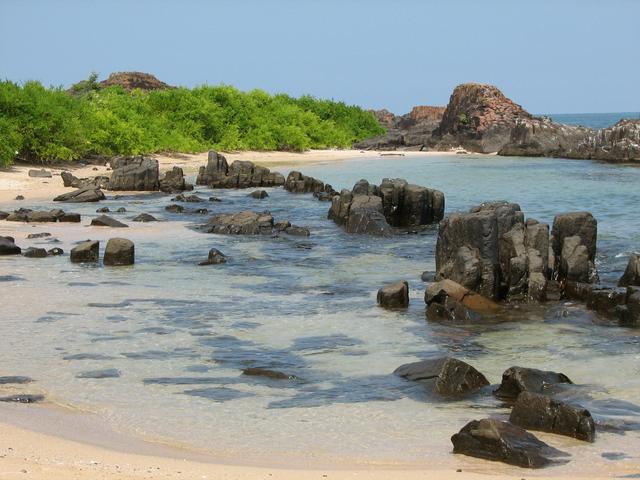 Volcanic rocks at St Mary's Island