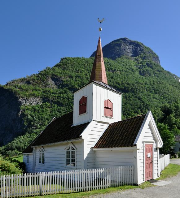 Undredal church