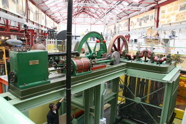 A modern recreation of a single cylinder steam engine at Enginuity