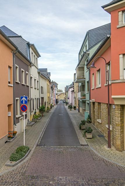 A view down Rue des Bateliers.