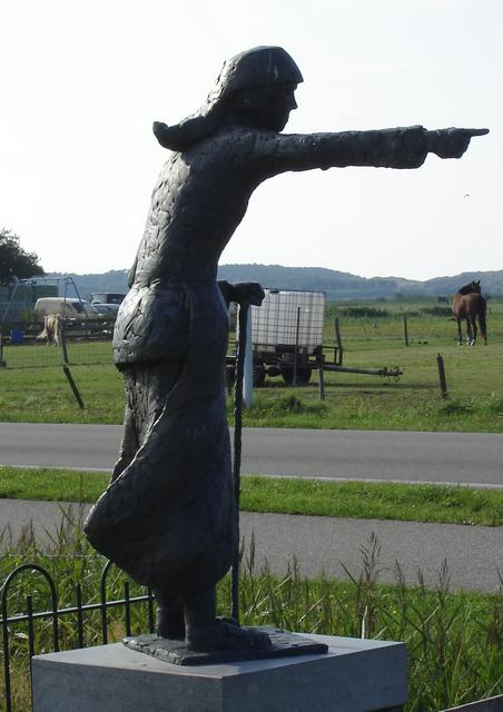 This statue of "Het stryper wyfke" near Striep reminds of an old island legend, which tells the story of English soldiers who retreated when an old lady's words made them believe that the silhouettes they saw in the distant where soldiers, when in fact she was speaking of the graveyards. Her words are said to have been: they stand by the hundreds, but they lie by the thousands.