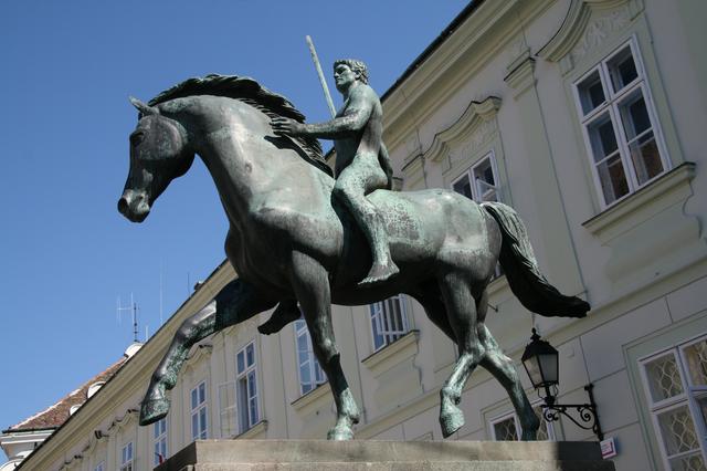 Tens Hussars monument