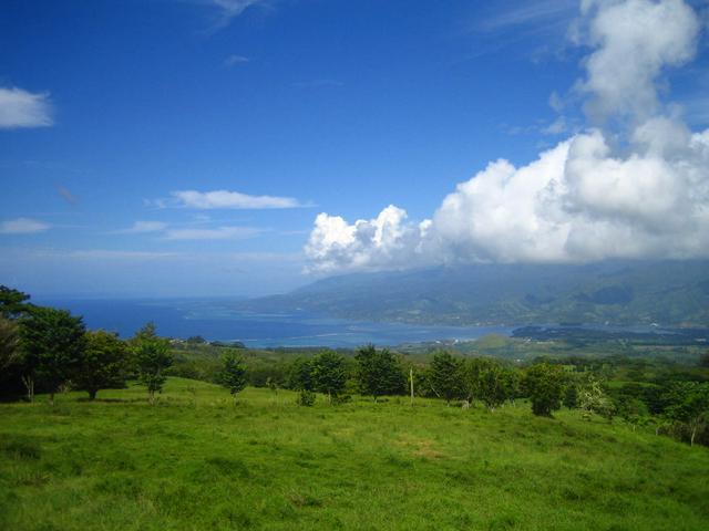 View from Tahiti Iti towards the Taravao isthmus and Tahiti Nui